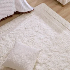 Ari Wool Floor Rug