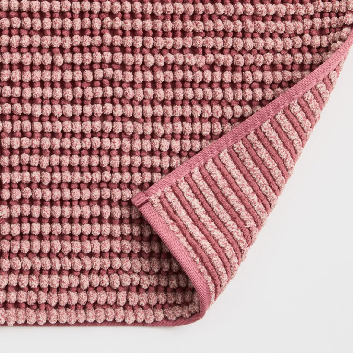 Ava Toggle Bath Mat