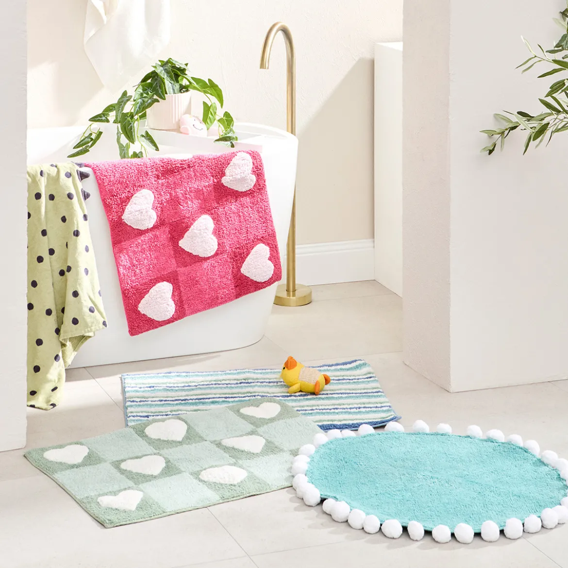 Checkered Hearts Bath Mat