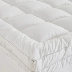 Hotel & Home Superior 2200gsm Mattress Topper